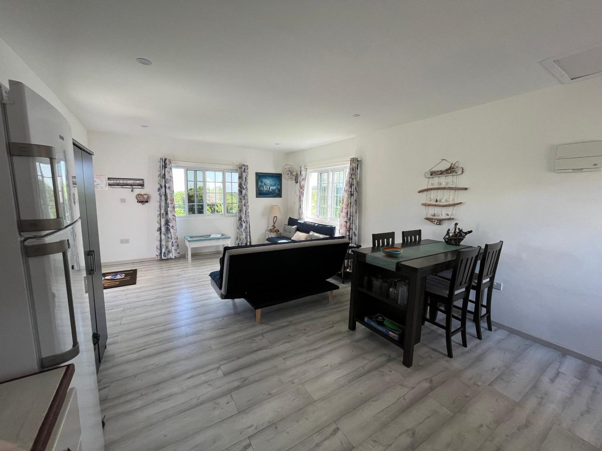 Waves Villa Guesthouse Кингстаун Екстериор снимка